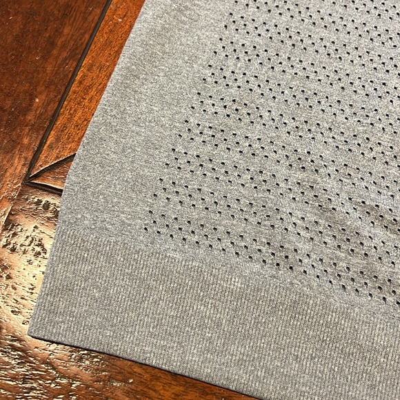 Lululemon Cropped tank - Picture 3 of 5